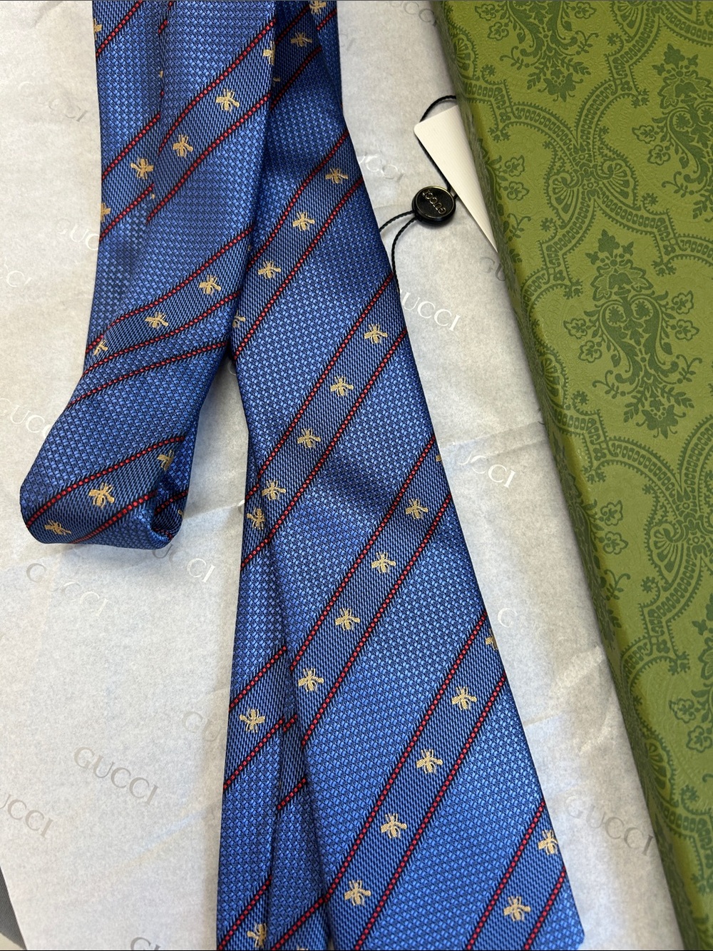 Gucci Blue and Red Silk Diagonal Stripe Men's Tie with Gold Motifs - Picture 2 of 3